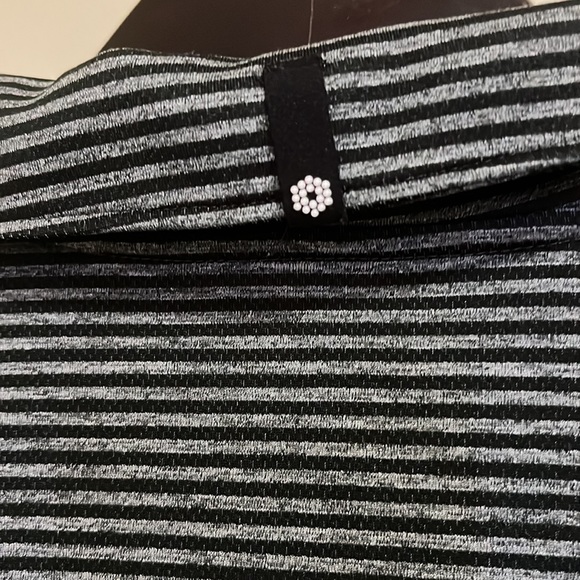 PUMA>>Men’s soft shirt. Size 9. Will fit youths who wear small adults sizes. - Picture 6 of 6